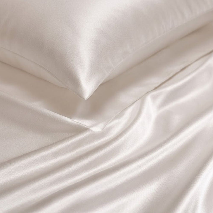 Hot Sleeper Bedding That Actually Cools You Down